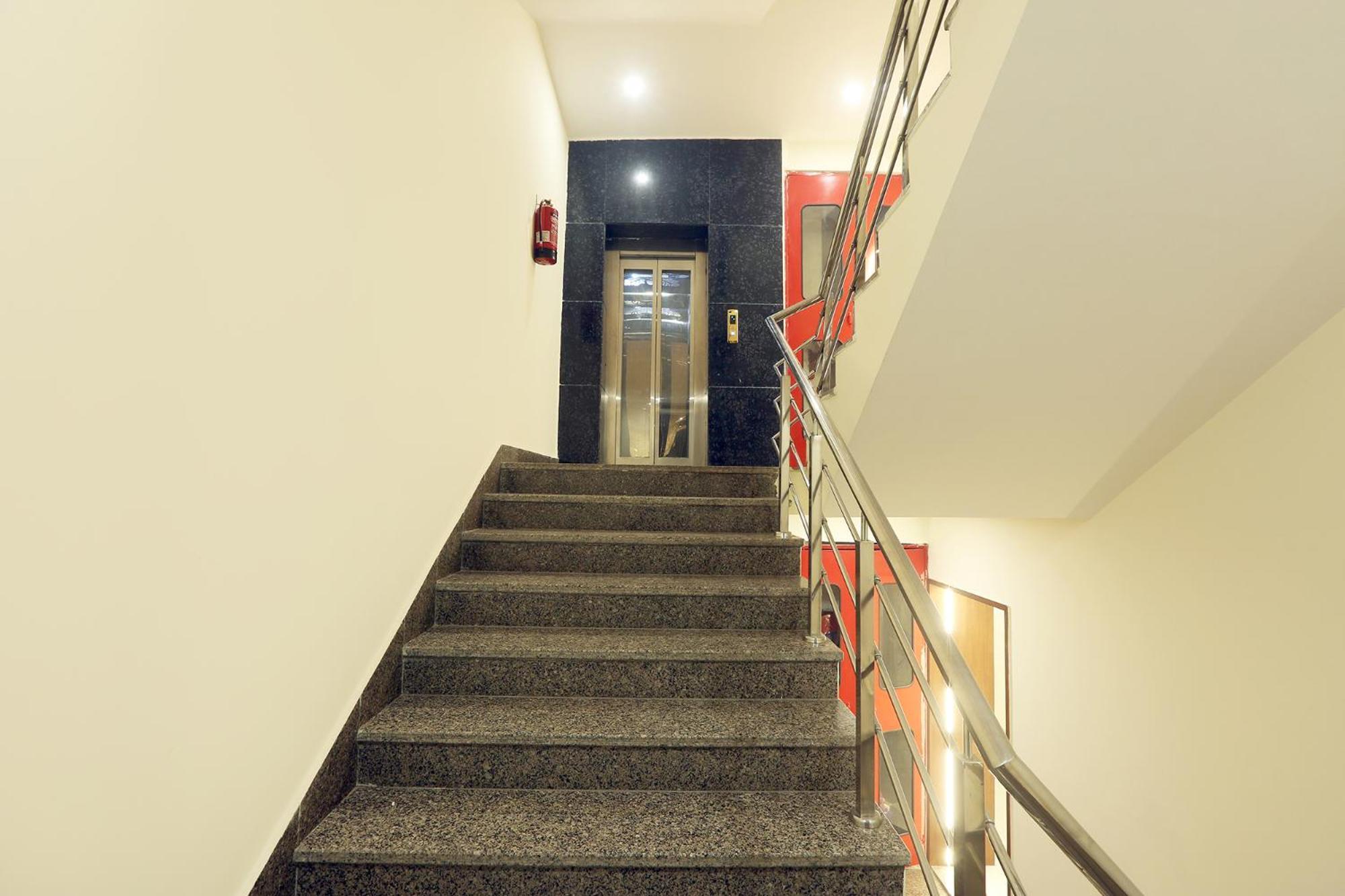 Hotel Green Lotus Luxe Gurgaon Exterior photo